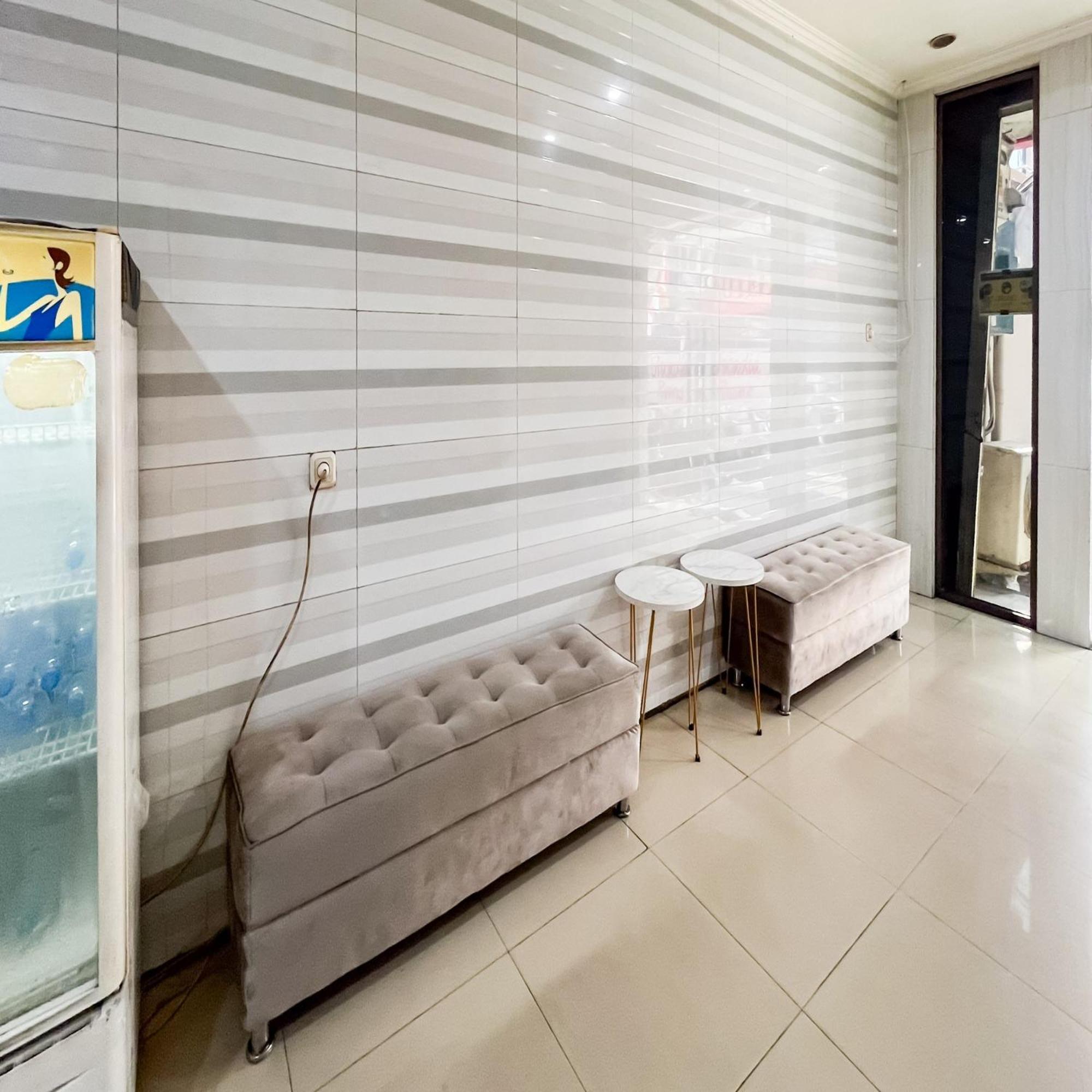 Arcadia Rooms Redpartner Джакарта Экстерьер фото