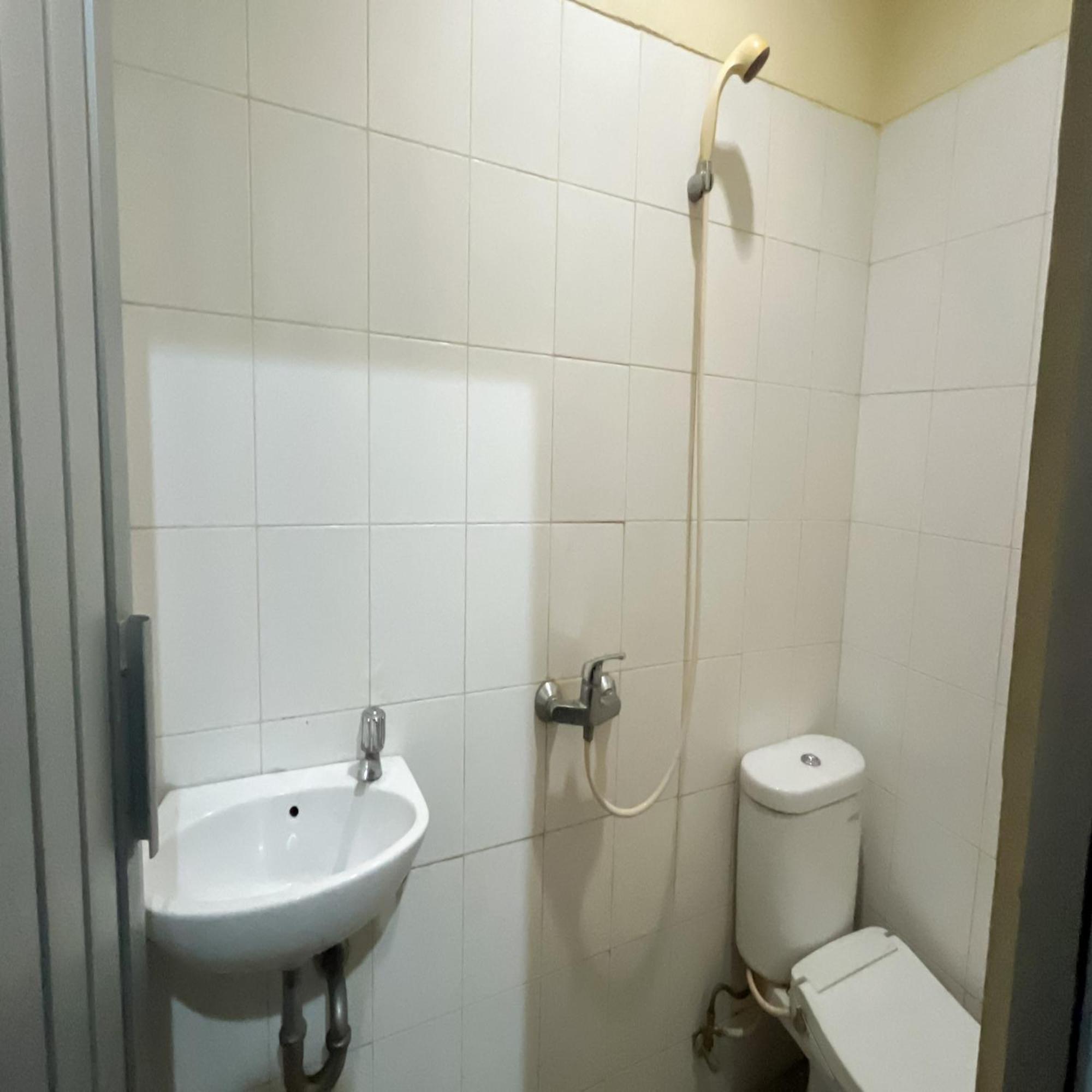 Arcadia Rooms Redpartner Джакарта Экстерьер фото