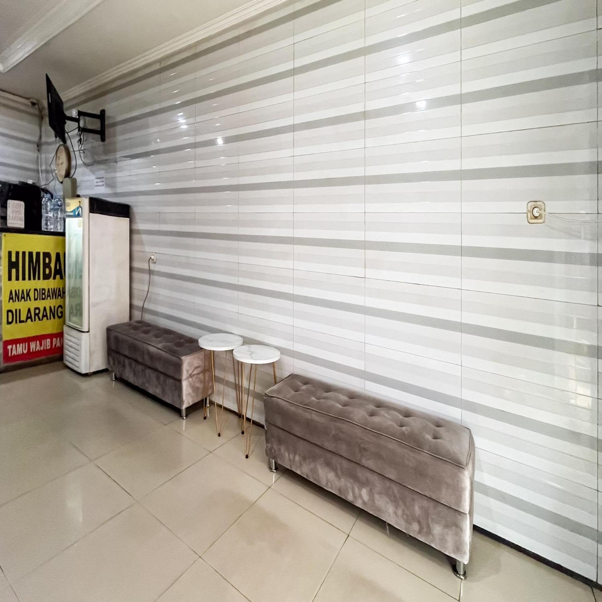 Arcadia Rooms Redpartner Джакарта Экстерьер фото