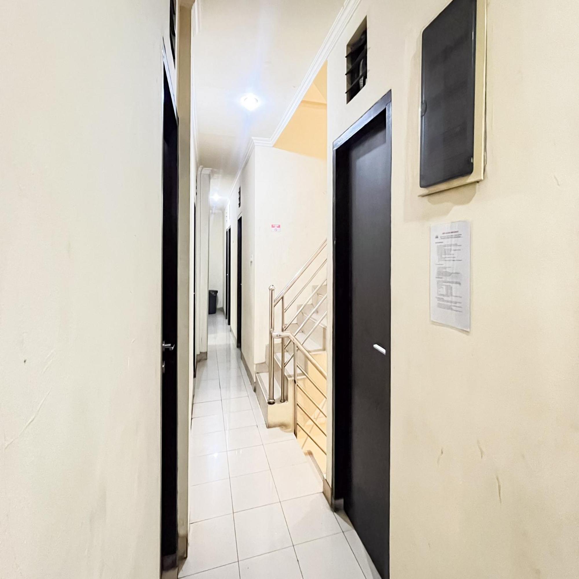 Arcadia Rooms Redpartner Джакарта Экстерьер фото